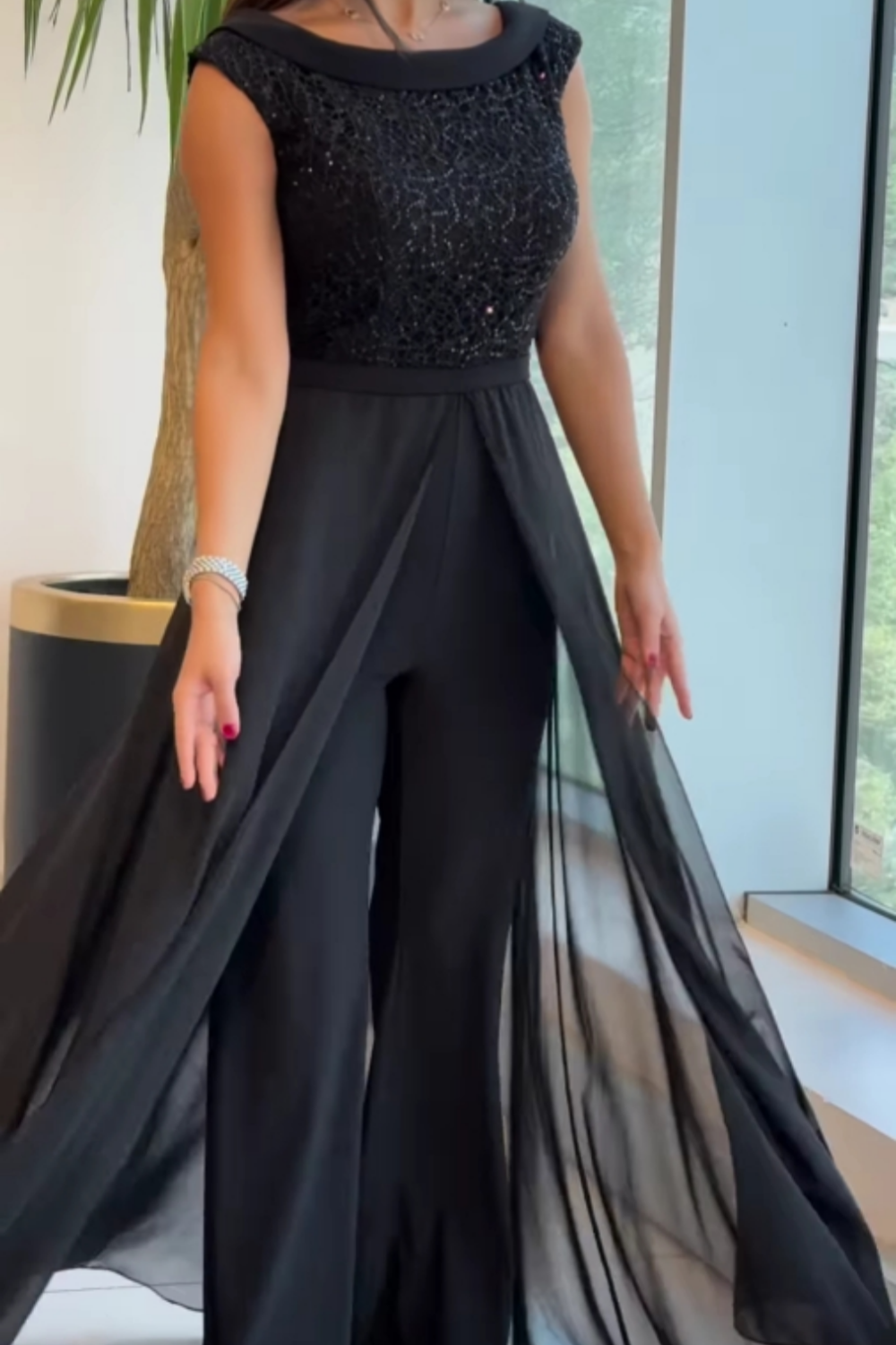 Frances | Stylish Sleeveless Jumpsuit